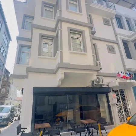 La Old Hotel 3*