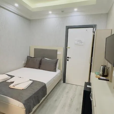 La Old Hotel 3*